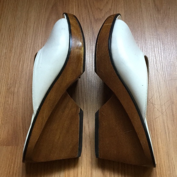 Salvatore Ferragamo white leather clog mules - Picture 5 of 6